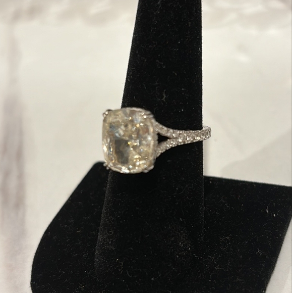 5 CT Moissanite Elongated Cushion Cut - Picture 2 of 2